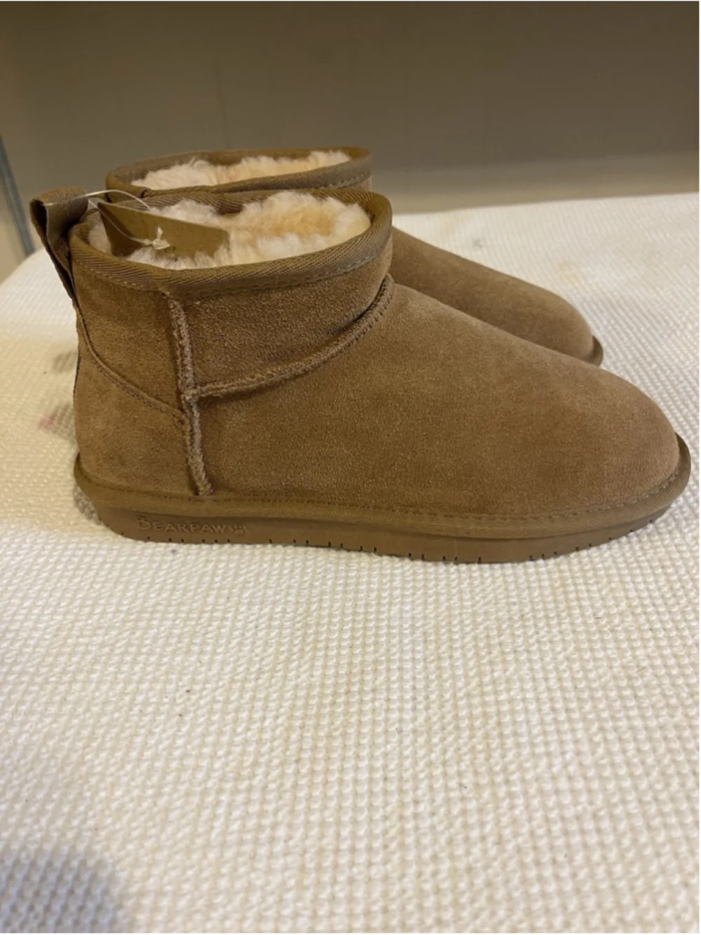 Bearpaw Kiara Hickory Short Comfort Winter Suede 7 NEW